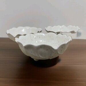 Vtg. Set Of 3 Footed Beige Ceramic Lettuce Cabbage Salad Bowls  Scalloped